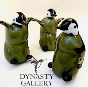 Vinci Dynasty Gallery Art Glass Penguins